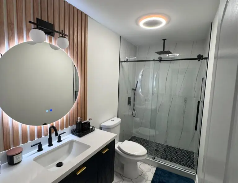 master bathroom , with mirror